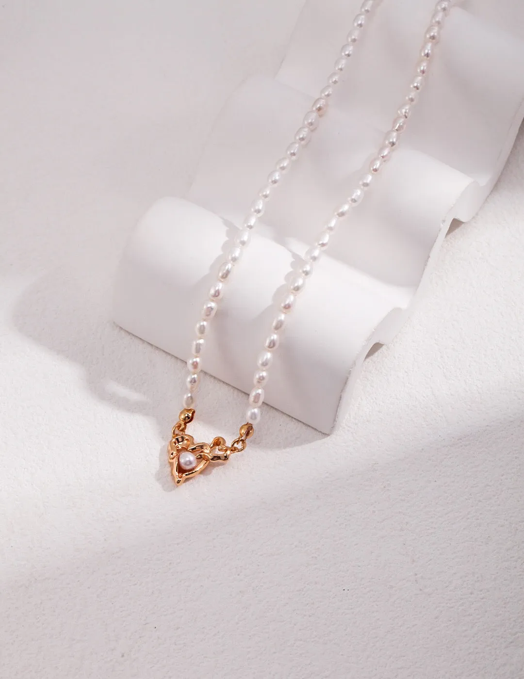 Delicate Pearl Heart Pendant Necklace