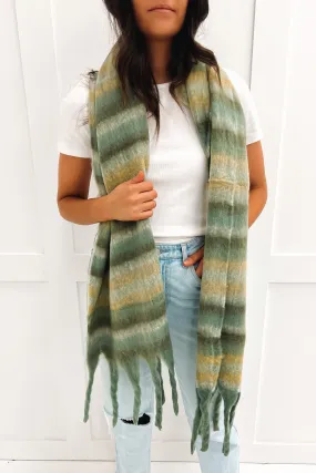 Everly Fluffy Scarf Green